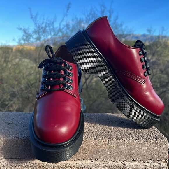 🏴󠁧󠁢󠁥󠁮󠁧󠁿 Vintage MIE Dr. Martens Red Tunnel Eye Platform Oxfords UK 4 - Picture 8 of 17